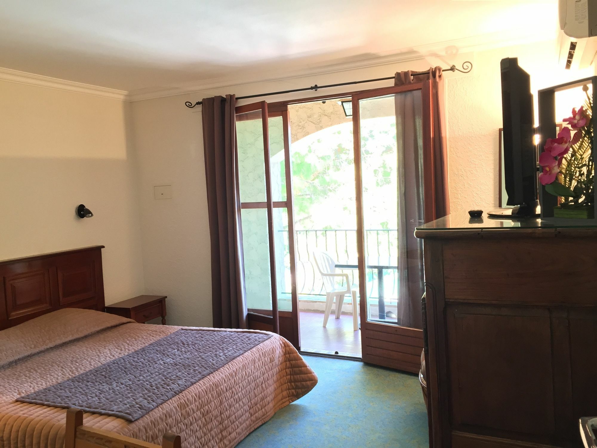 Castel Garoupe 3*